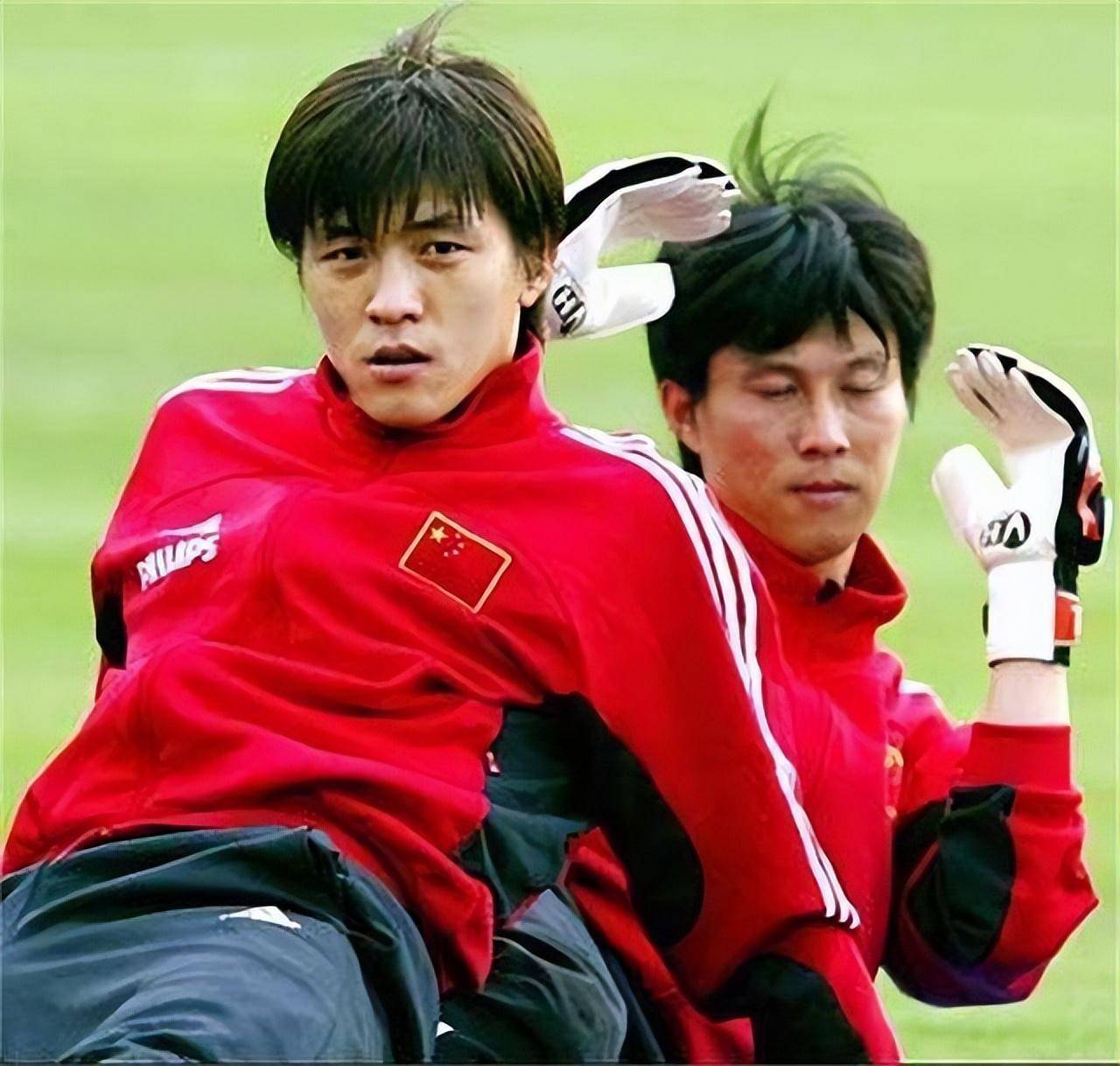东亚杯-张玉宁失单刀国足0-2不敌日本遭两连败(张玉宁 国足)