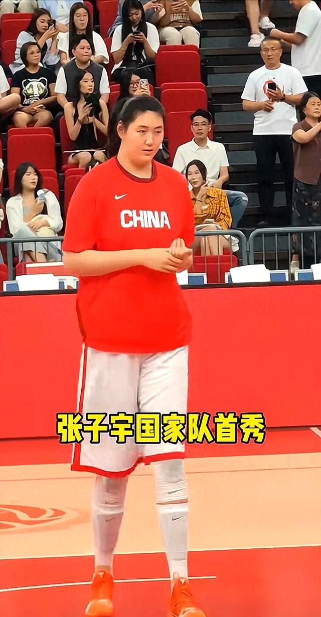 关于张子宇1.0是女篮一把双刃剑！阵容轮换成关键的信息